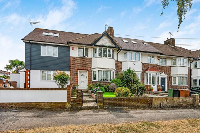 3 Bedroom Terraced House For Sale In Waltham Way, Chingford, E4