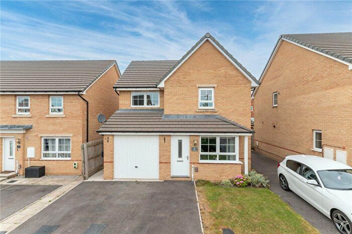 3 Bedroom Detached House For Sale In Carson Grove, Morley, Leeds, West Yorkshire, LS27
