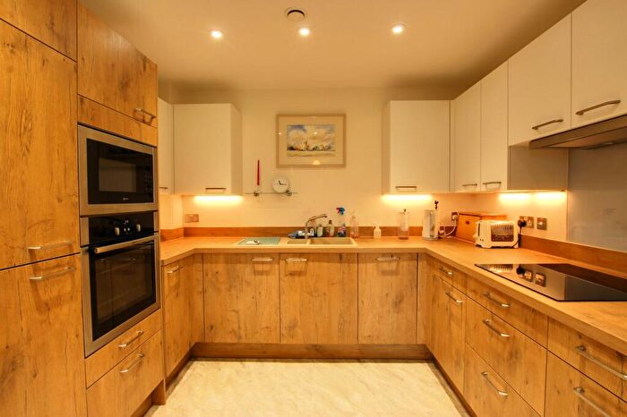 1 Bedroom Retirement Property For Sale In Kleinwort Close, Hurst Place, RH16