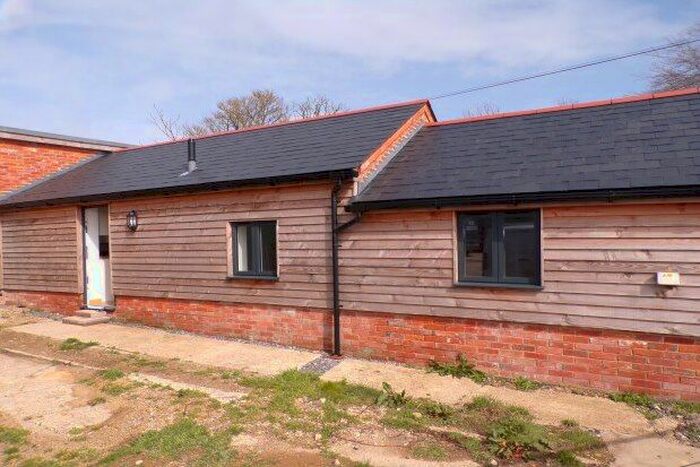 2 Bedroom Barn Conversion To Rent In Lymington Road, New Milton, BH25