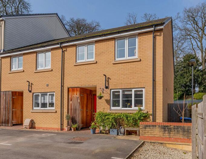 3 Bedroom Semi Detached House For Sale In Cole Close, Malmesbury, SN16