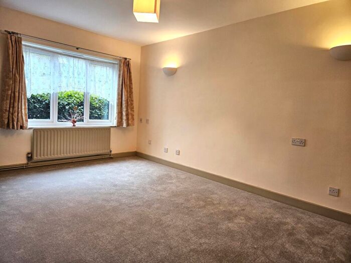 1 Bedroom Retirement Property For Sale In Knights Lane, Tiddington, Stratford-upon-Avon, CV37