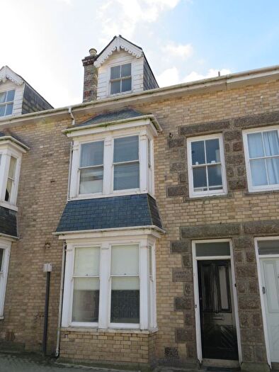 2 Bedroom Flat To Rent In East End, Turnpike Road, Marazion, TR17