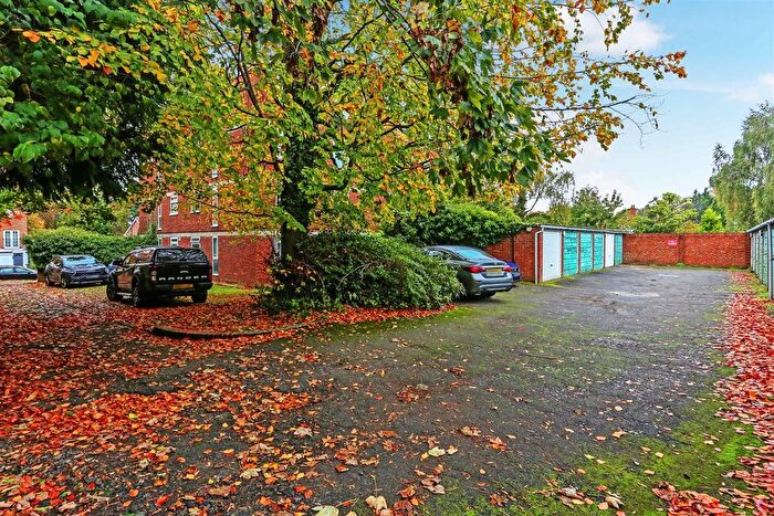 2 Bedroom Flat For Sale In Egmont Road, Sutton, SM2