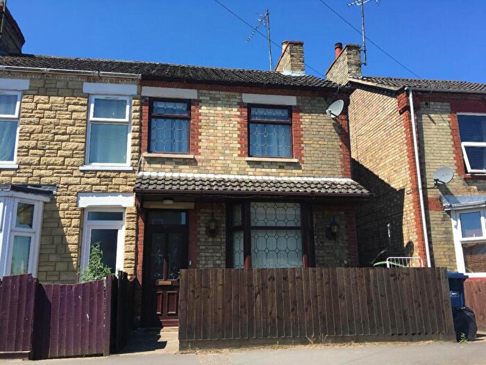 3 Bedroom Semi-Detached House To Rent In Ramnoth Road, Wisbech, PE13