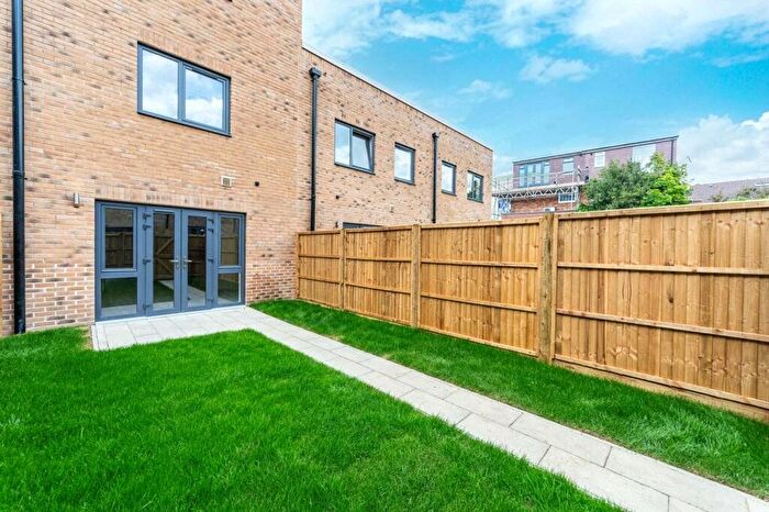 4 Bedroom Terraced House To Rent In Cherry Mews, SW17