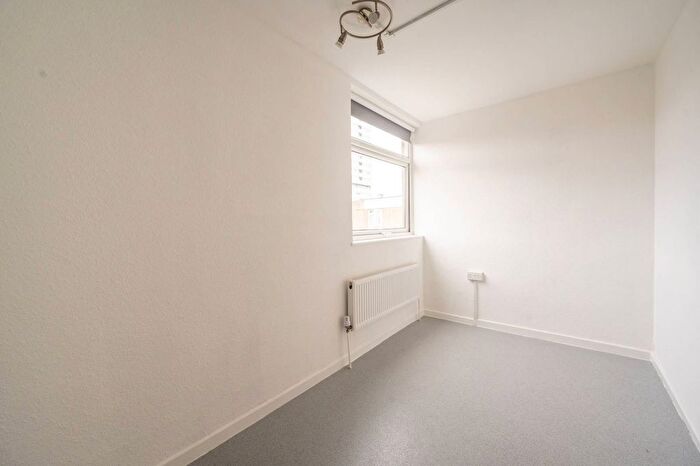 4 Bedroom Terraced House To Rent In The Common, Stratford, London, E15
