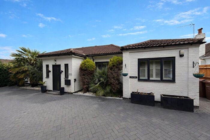 4 Bedroom Bungalow To Rent In Forest Lane, East Horsley, Leatherhead, KT24