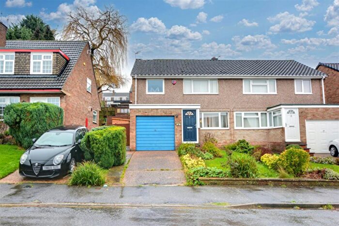 3 Bedroom Semi Detached House For Sale In Peters Close, Arnold, Nottingham, NG5