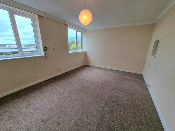 2 Bedroom Flat To Rent In Station Road, Kenilworth, CV8