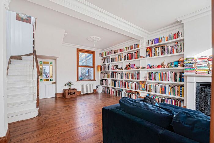 2 Bedroom Terraced House For Sale In Elwin Street, London, E2