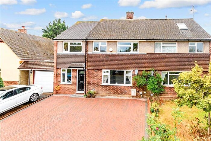 4 Bedroom Semi-Detached House For Sale In Willow Wood Road, Meopham, Kent, DA13