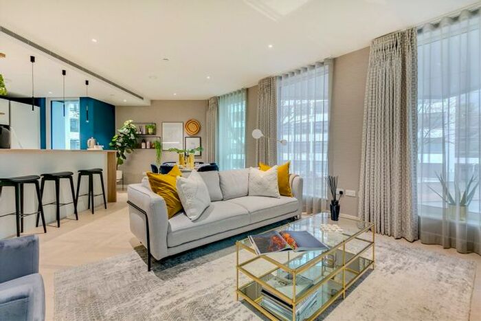 3 Bedroom Flat To Rent In Beadon Road, Hammersmith, W6