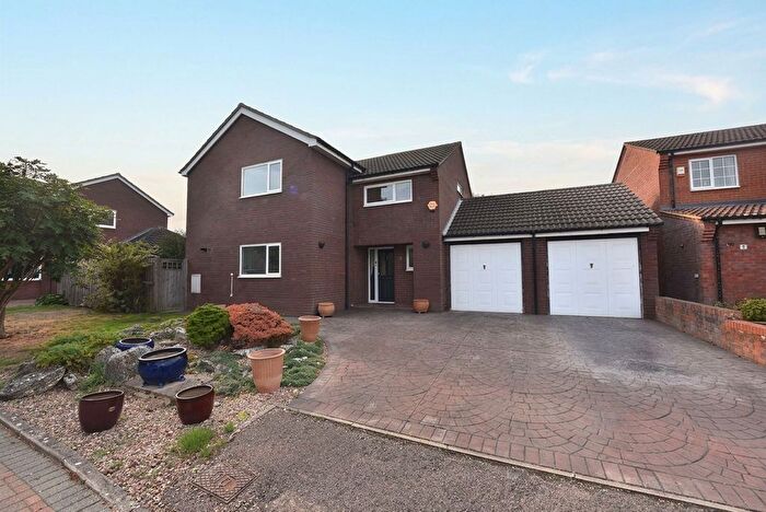 4 Bedroom Detached House For Sale In Ford Close, Eaton Ford, PE19