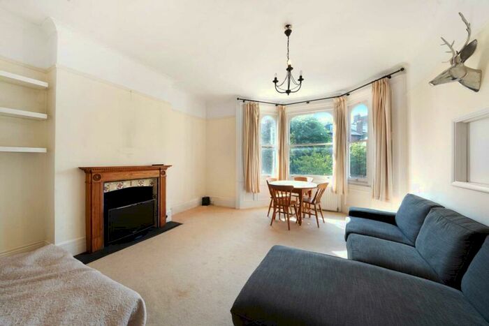 2 Bedroom Flat To Rent In Winchester Place, Highgate, N6