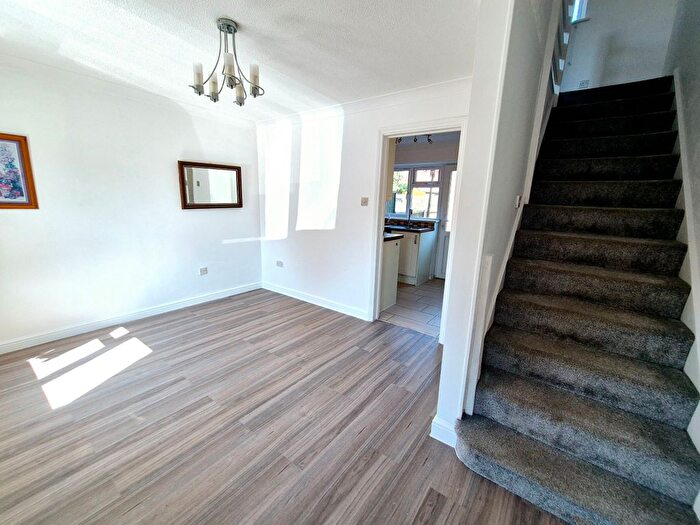 1 Bedroom Flat To Rent In Medoc Close, Basildon, SS13