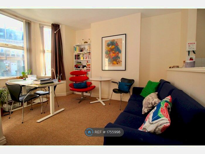 1 Bedroom Flat To Rent In Livingstone Road, Bath, BA2