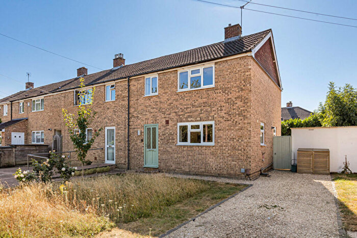 3 Bedroom End Of Terrace House For Sale In Appleford Drive, Abingdon, OX14