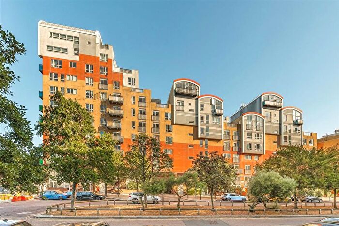 2 Bedroom Flat To Rent In Renaissance Walk, Greenwich, SE10