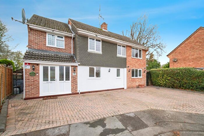 5 Bedroom Detached House For Sale In Poynings Crescent, Basingstoke, RG21