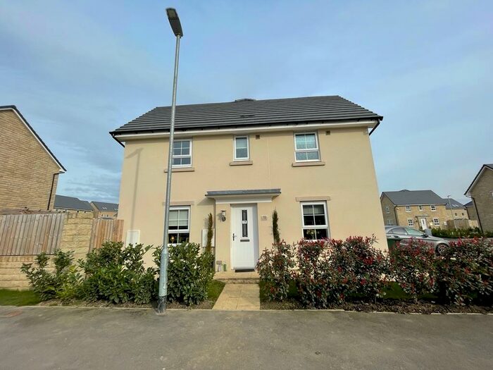3 Bedroom Semi-Detached House To Rent In Fulton Crescent, Silsden, BD20