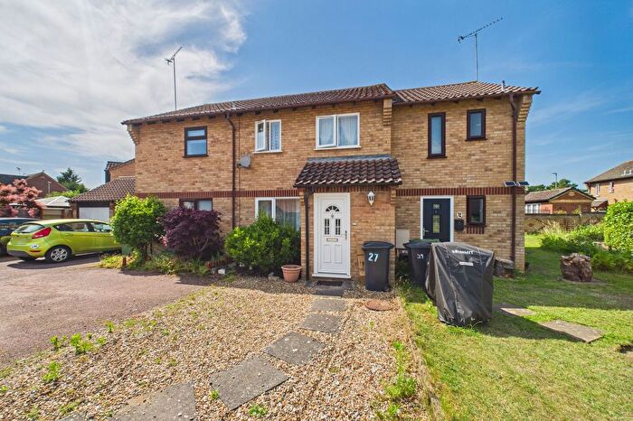 3 Bedroom Terraced House For Sale In Rosecroft Way, Thetford, IP24