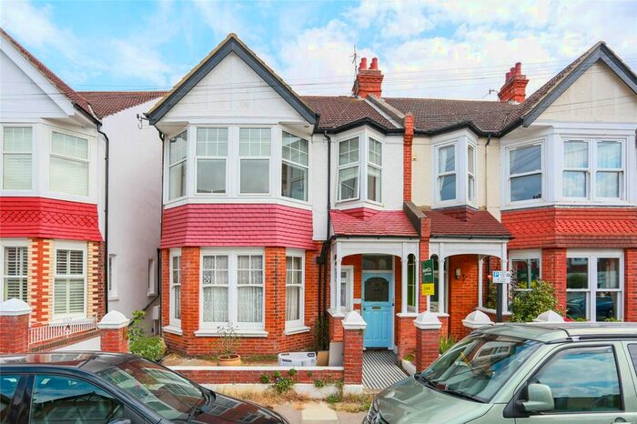 1 Bedroom Flat To Rent In Raphael Road, Hove, East Sussex, BN3