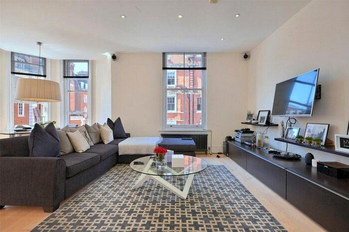 2 Bedroom Flat To Rent In Green Street, Mayfair, London, W1K