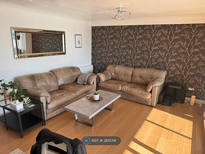 2 Bedroom Flat To Rent In Sutton Harbour, Plymouth, PL4