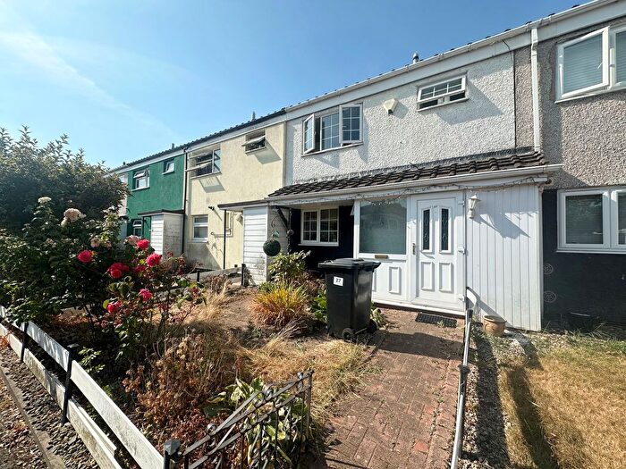 3 Bedroom Property To Rent In Newland Close, Redditch, B98