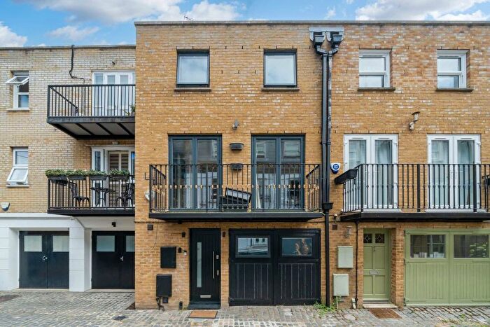 3 Bedroom Terraced House To Rent In Walham Yard, London, SW6