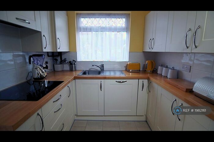 3 Bedroom Semi-Detached House To Rent In Percy Avenue, Broadstairs, CT10