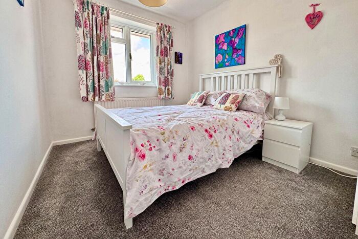 3 Bedroom End Of Terrace House For Sale In Mariners Drive, Swanage, BH19 - Photo 10
