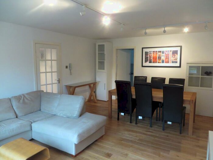 2 Bedroom Flat To Rent In Balholm Court, Wilmslow Road, Didsbury, Manchester, M20