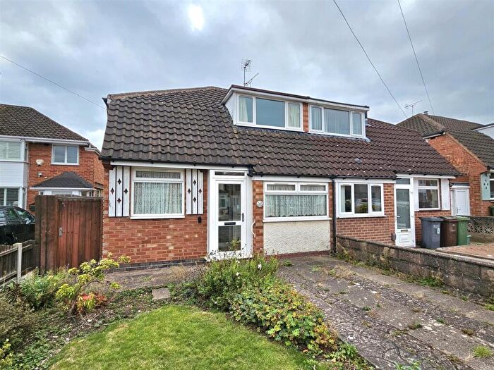 3 Bedroom Semi-Detached House For Sale In Studley Croft, Solihull, B92