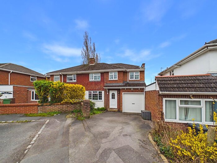 4 Bedroom Semi Detached House For Sale In Tilling Close, Tilehurst, Reading, RG31