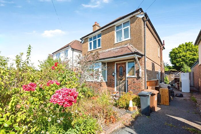3 Bedroom Detached House For Sale In Shepherds Lane, Guildford, Surrey, GU2
