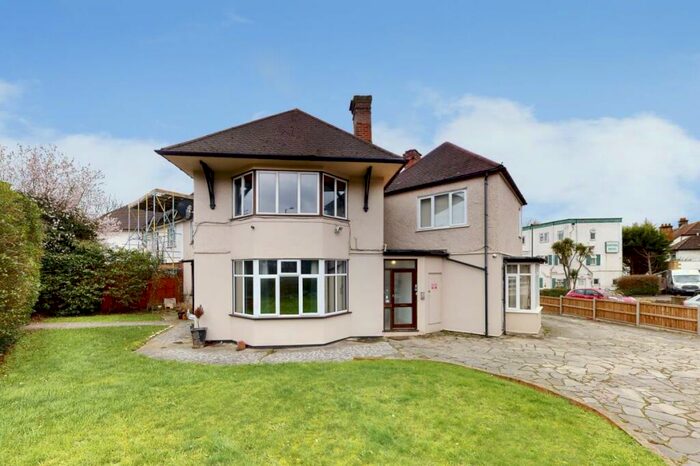 2 Bedroom Flat To Rent In Finchley Road, Golders Green, NW11