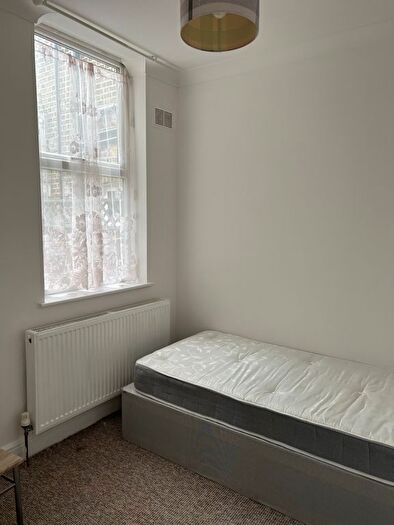 2 Bedroom Flat To Rent In Birkbeck Road, Ilford, IG2