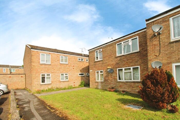 2 Bedroom Flat For Sale In Dogridge, Purton, SN5