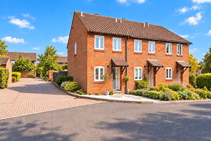 2 Bedroom End Of Terrace House For Sale In Kingfisher Close, Wheathampstead, St. Albans, Hertfordshire, AL4