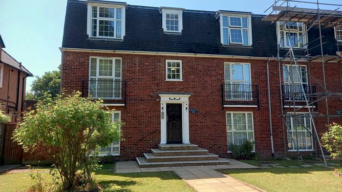 1 Bedroom Flat To Rent In Queen Annes Place, Enfield, EN1