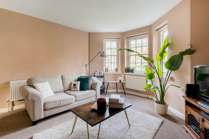 2 Bedroom Flat To Rent In Hazellville Road, London N19