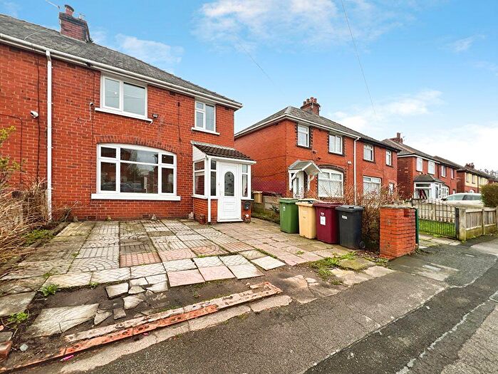 3 Bedroom Semi Detached House For Sale In Pilkington Road, Kearsley, BL4