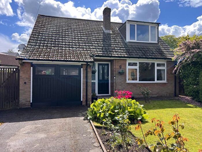 3 Bedroom Detached Bungalow For Sale In Linscott Close, Newbold, Chesterfield, S41