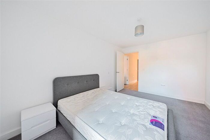 2 Bedroom Flat To Rent In Burgess Springs, Chelmsford, CM1