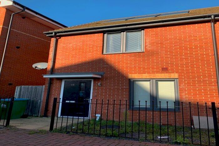 2 Bedroom Semi-Detached House To Rent In Mercator Close, Southampton SO16