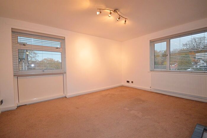 2 Bedroom Flat To Rent In Beech Grove, Storrington, Pulborough, West Sussex, RH20