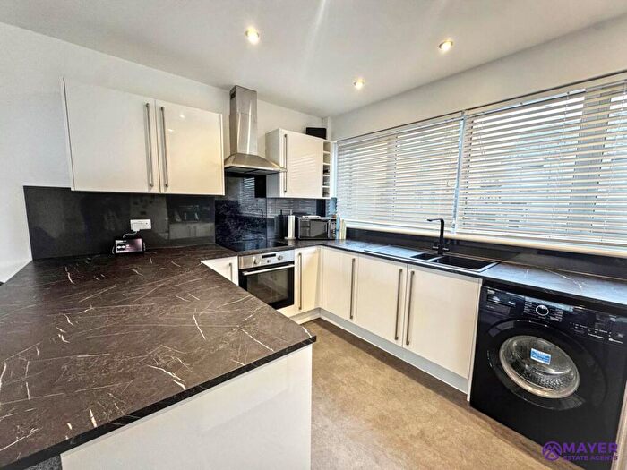 3 Bedroom Town House For Sale In Endsleigh Road, Plymouth, PL9