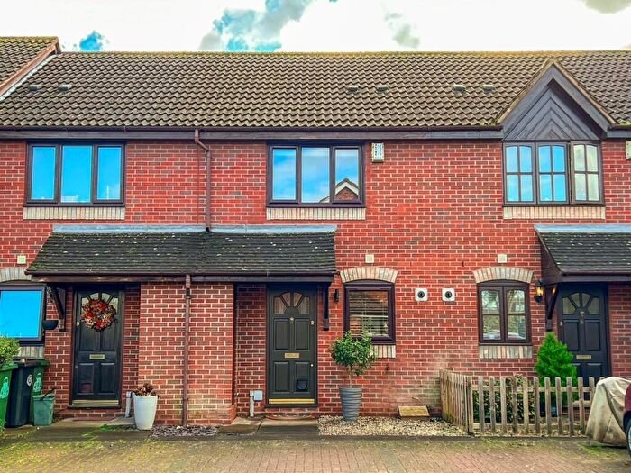 2 Bedroom Terraced House For Sale In Weldon Drive, West Molesey, KT8